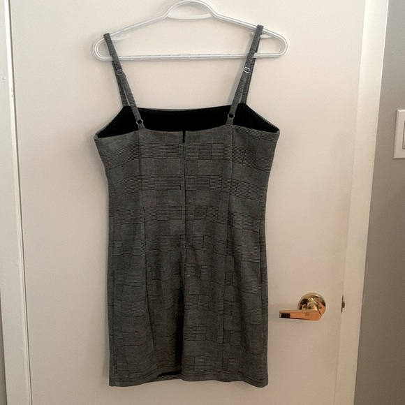 ⭐️HOST PICK⭐️ [L] F21 plaid dress - Picture 2 of 7